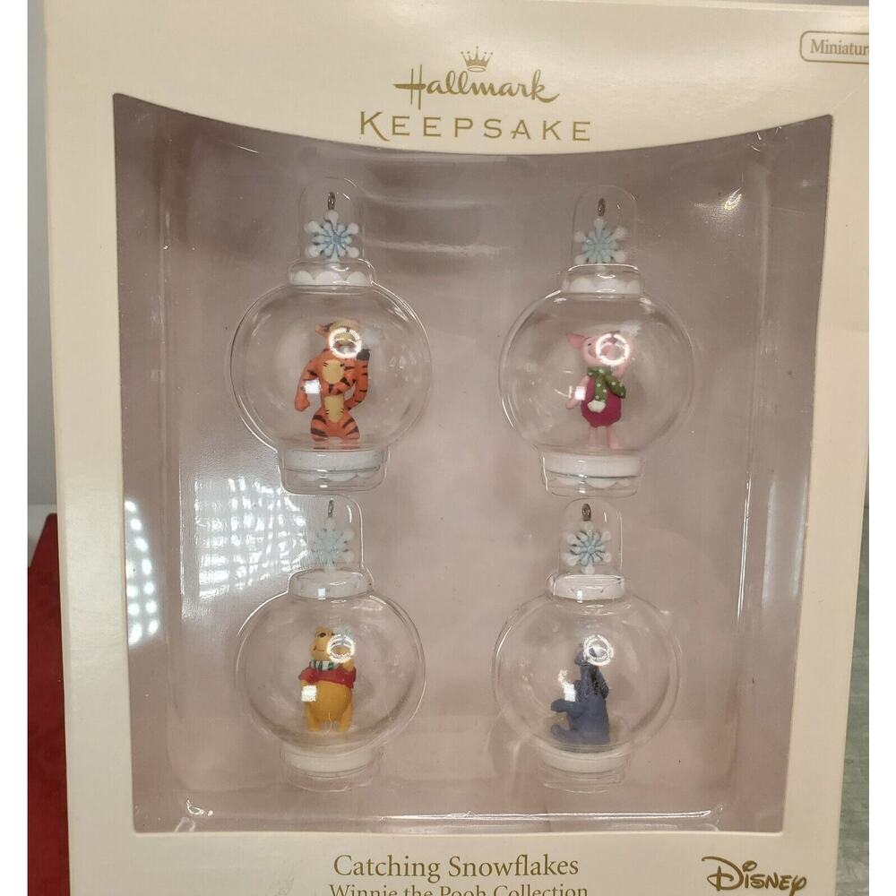 Catching Snowflake 2007 Hallmark Disney Pooh Miniature Ornament Set QXM8139 NIB